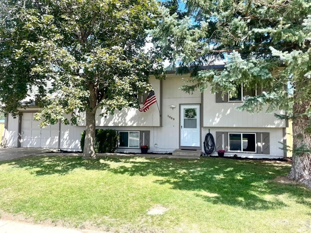 1508 Station Ct, Fort Collins
