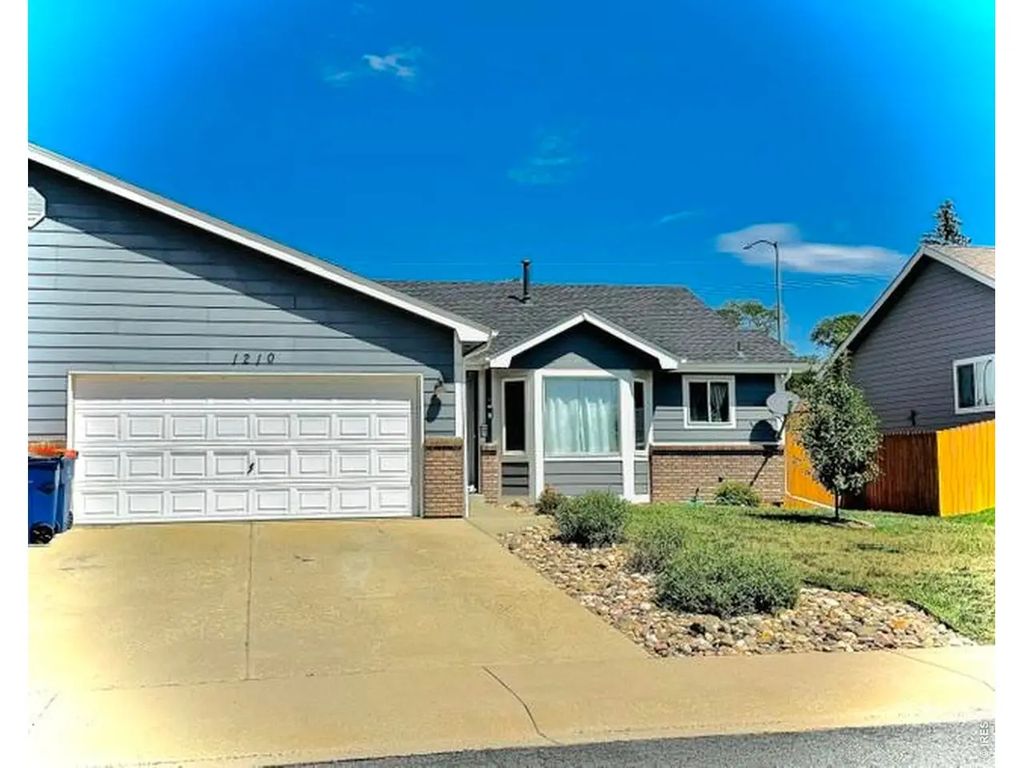 1210 Country Acres Ct, Johnstown