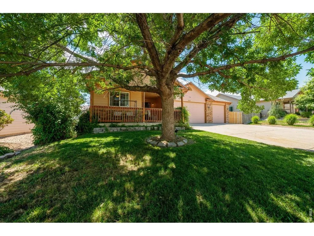905 Scotch Pine Dr, Severance