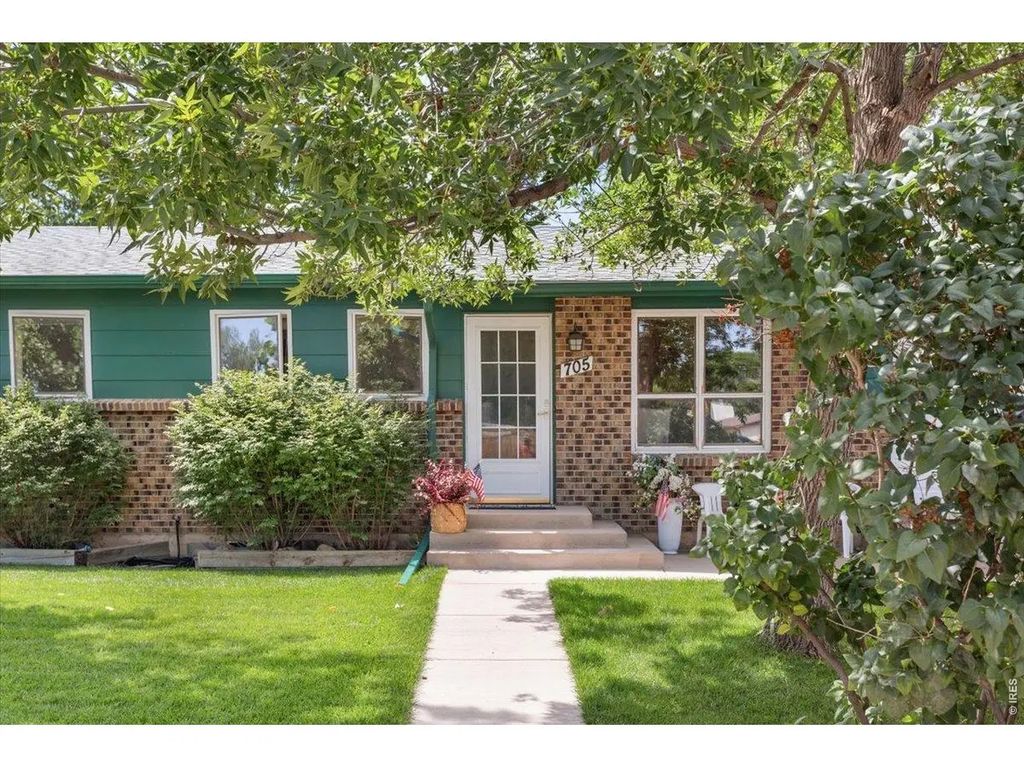 705 S Van Buren Ave, Loveland