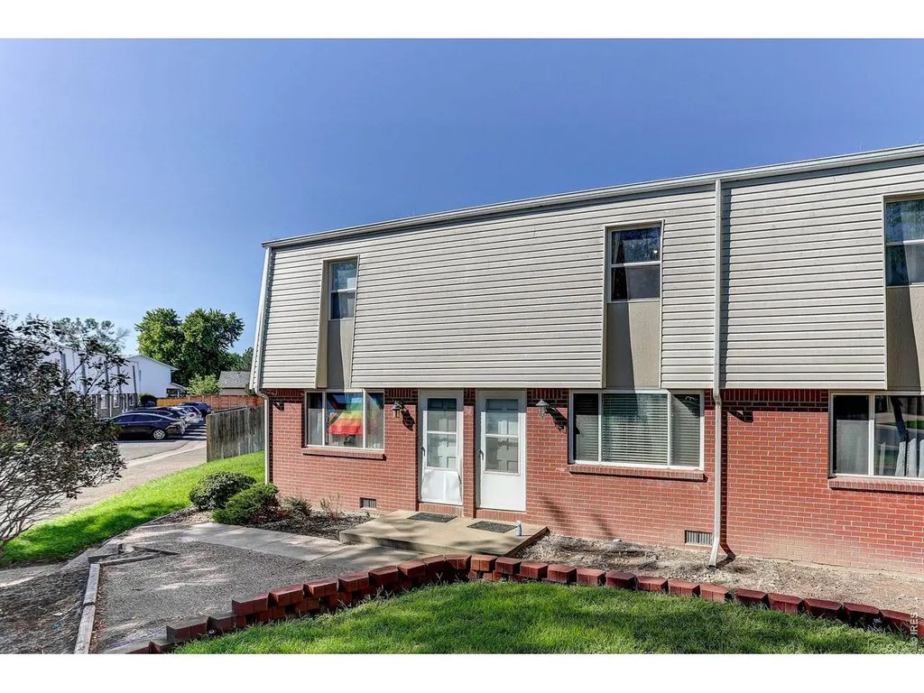 219 Chestnut St C2, Windsor