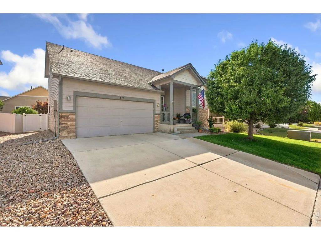 375 Shadowbrook Dr, Windsor