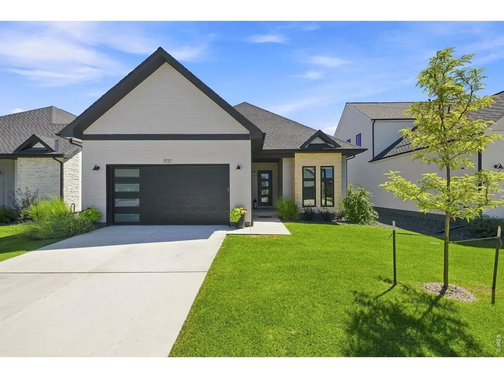 1727 Barefoot Dr, Windsor