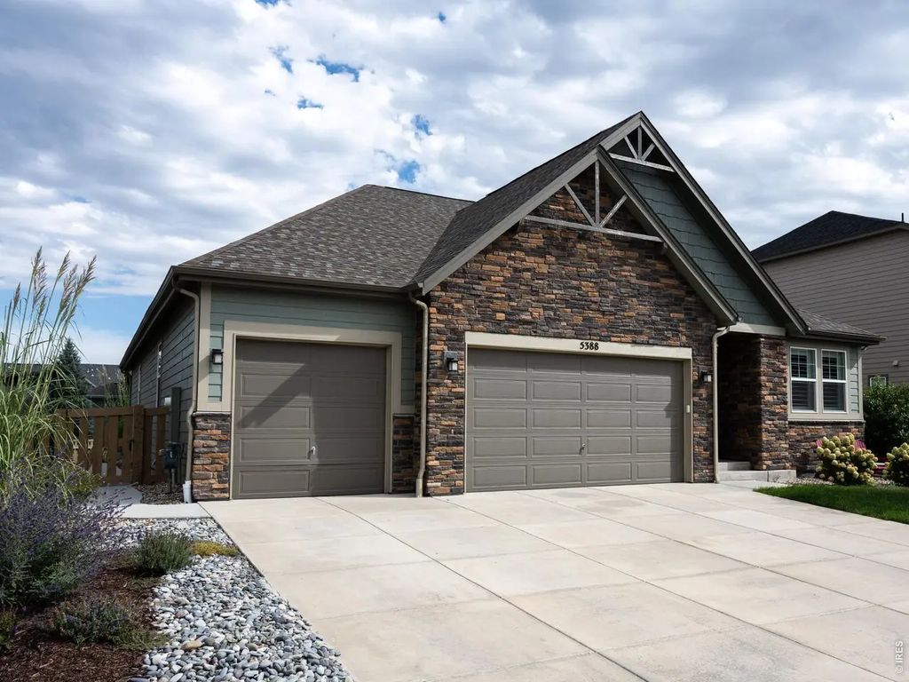 5388 Hallowell Park Dr, Timnath