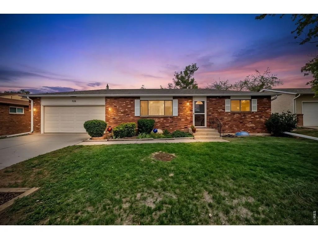 754 S Dotsero Dr, Loveland