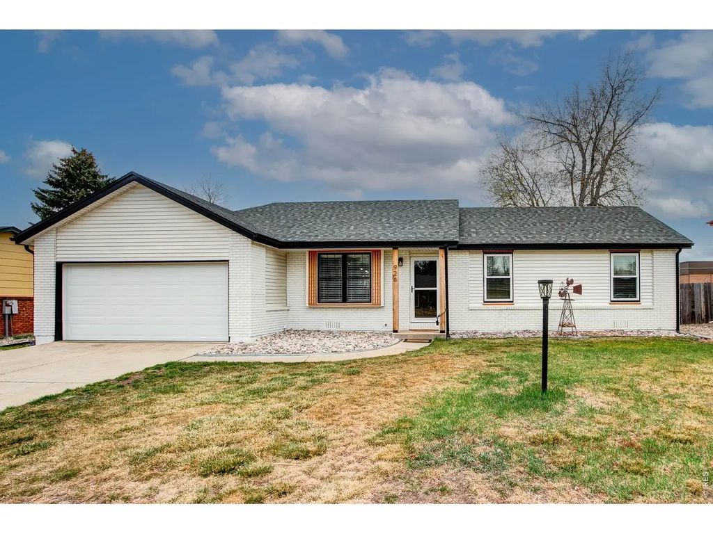 926 White Elm Dr, Loveland