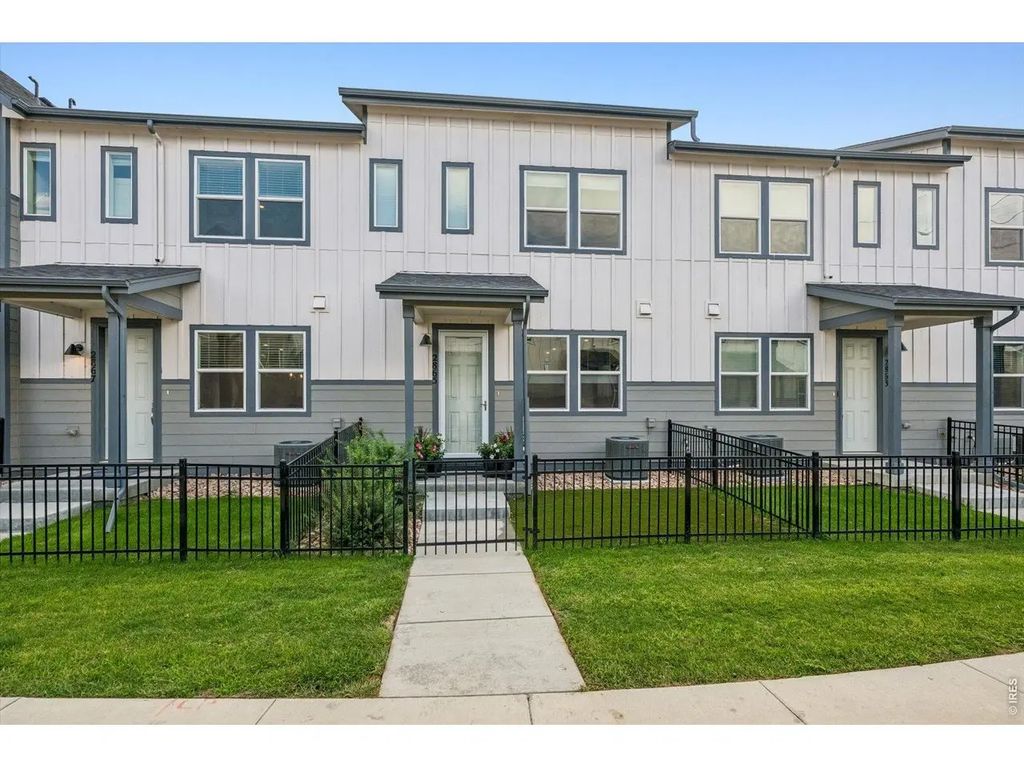 2865 Bear Springs Cir, Longmont