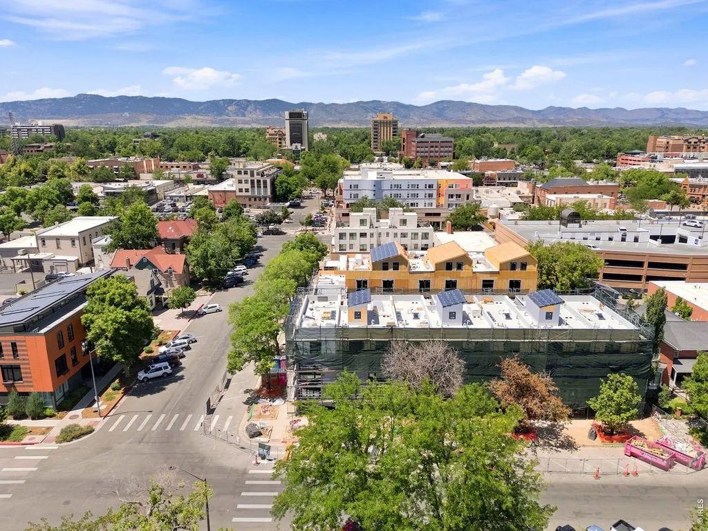 226 E Oak St, Fort Collins