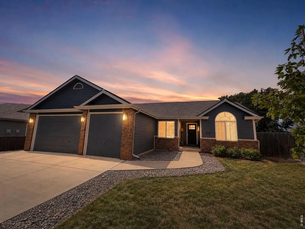 32 Sandstone Dr, Johnstown