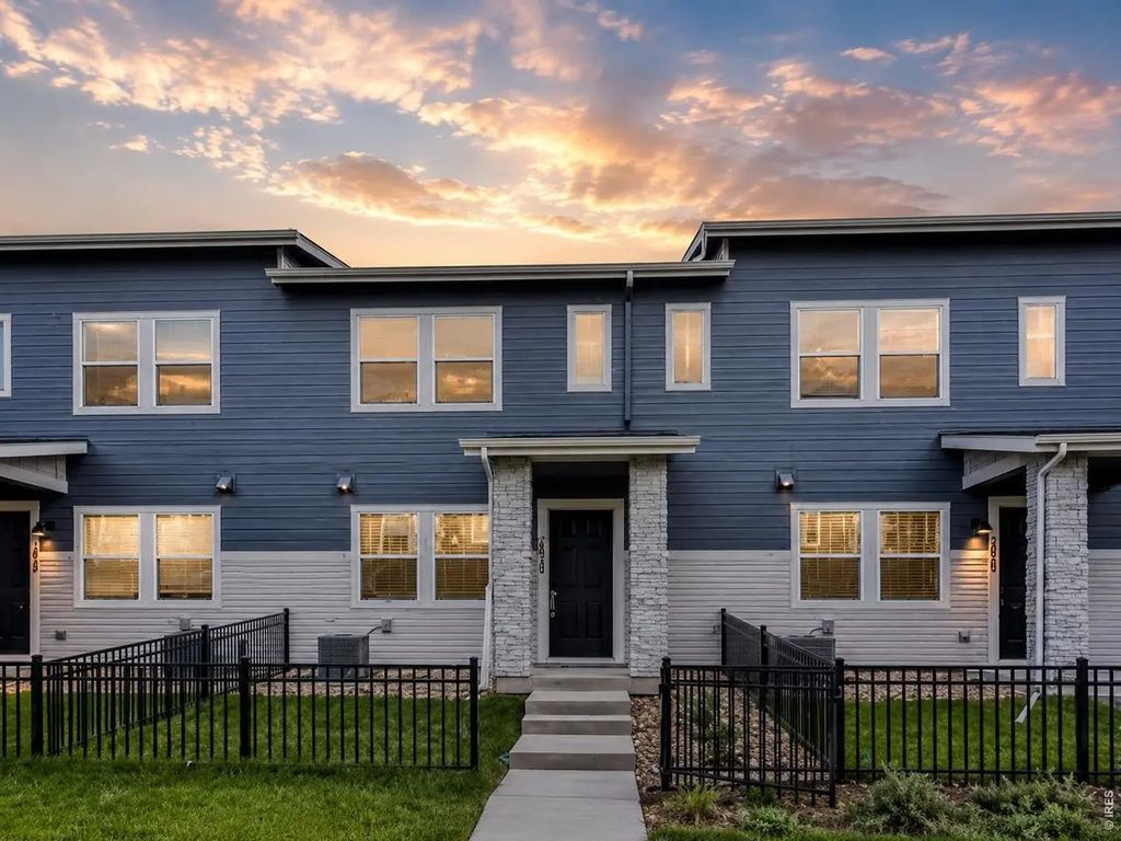 2835 Bear Springs Cir, Longmont