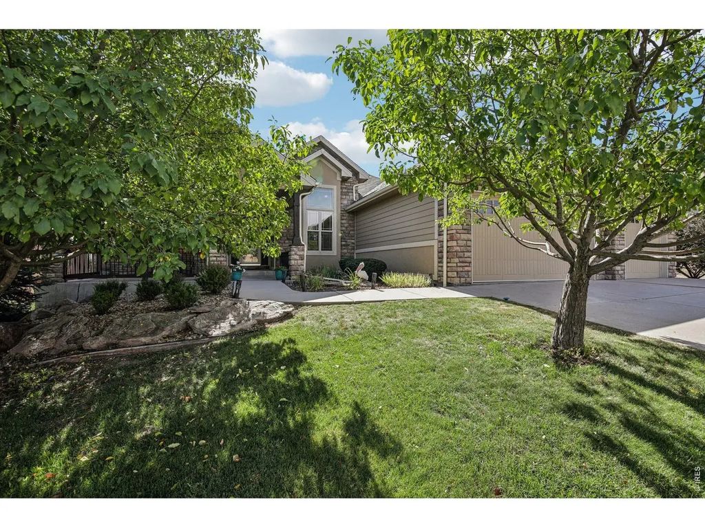 2143 Cape Hatteras Dr, Windsor