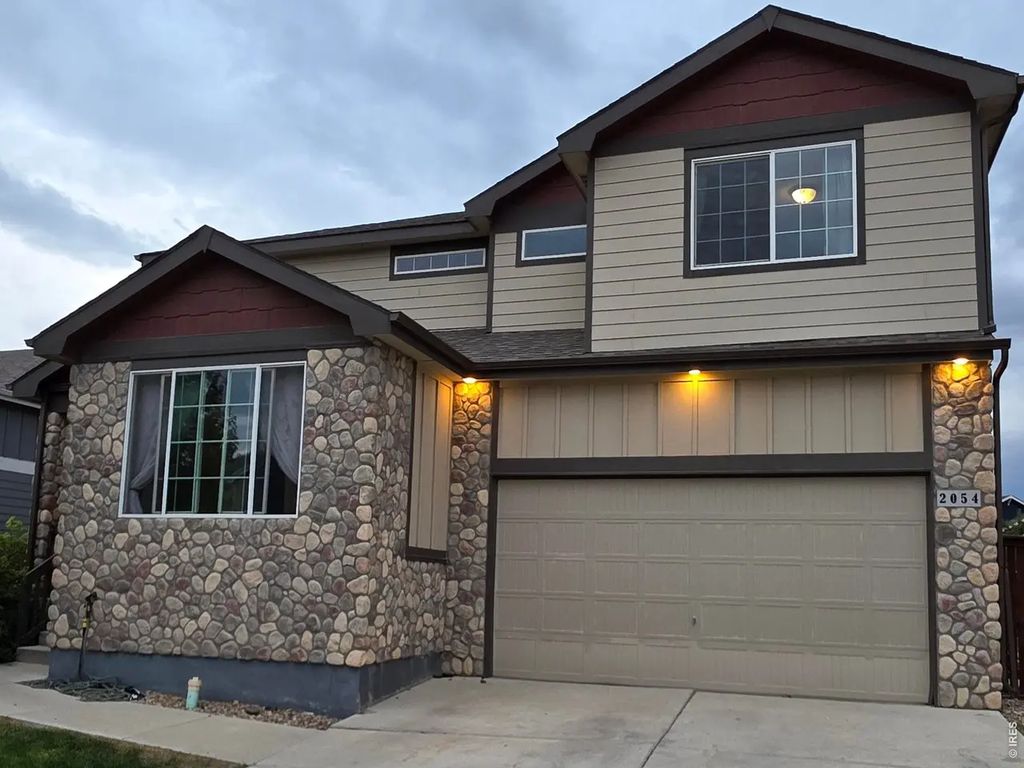 2054 Reliance Dr, Windsor