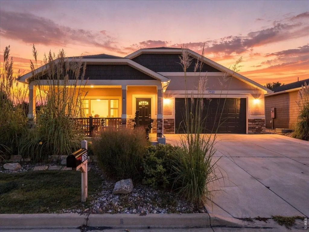 765 Grays Peak Ln, Berthoud