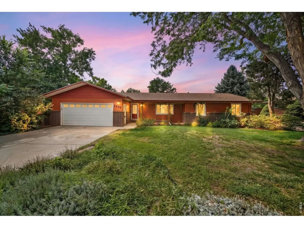 2209 Arron Dr, Loveland