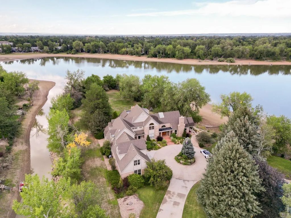 600 Skysail Ln, Fort Collins