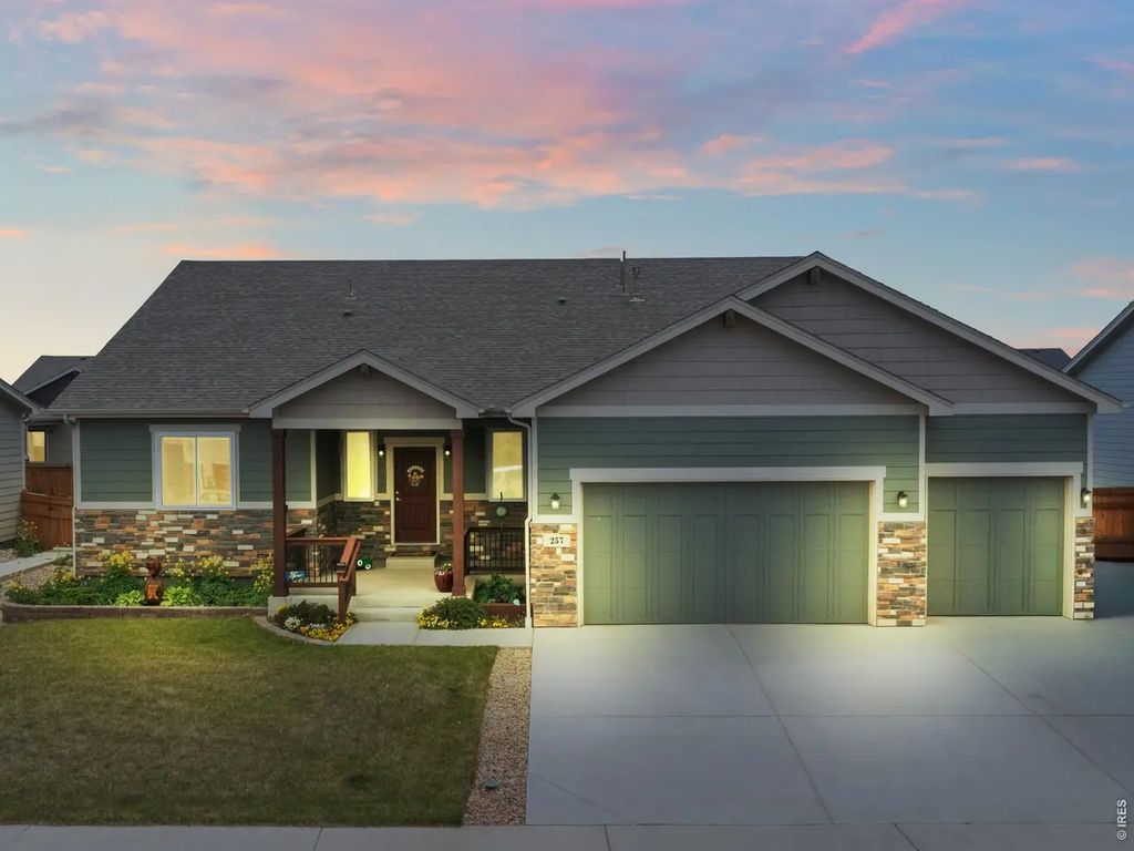257 Hillspire Dr, Windsor