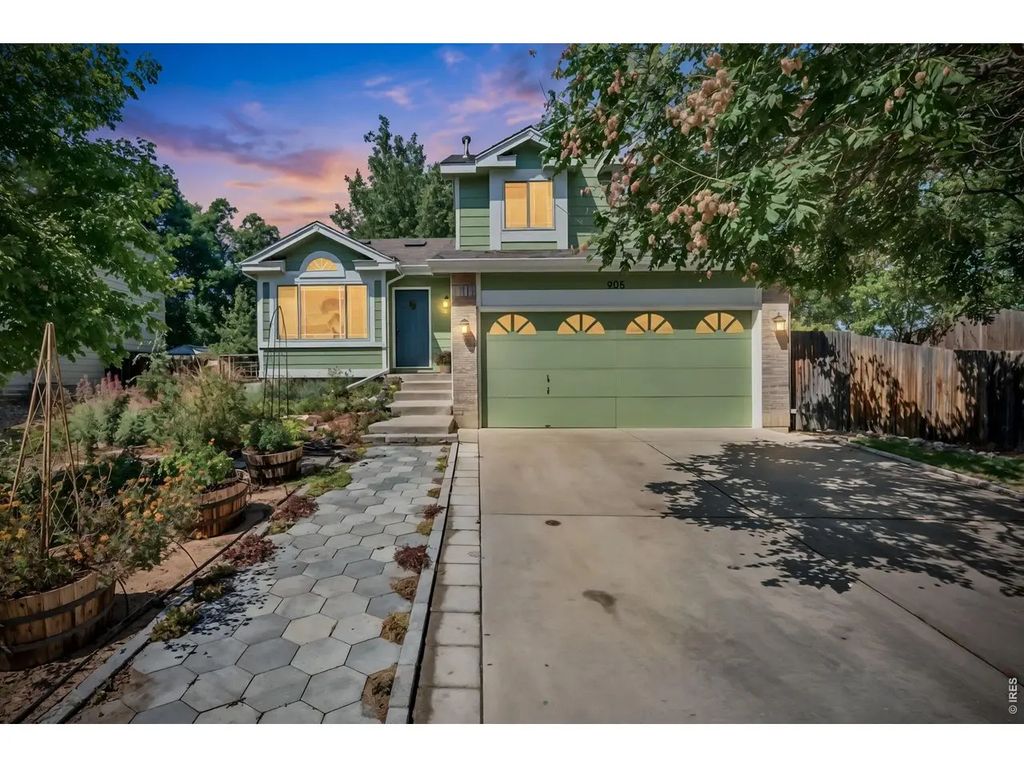 906 Deer Creek Ln, Fort Collins