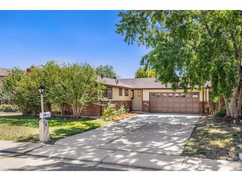 925 Bragg Pl, Longmont