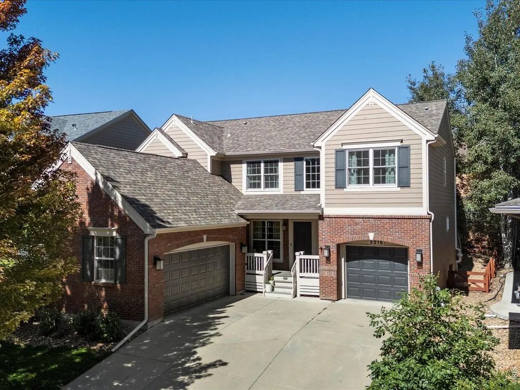 2215 Creekside Dr, Longmont