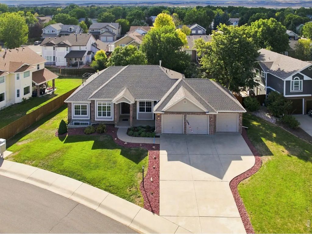 981 Jordache Dr, Loveland