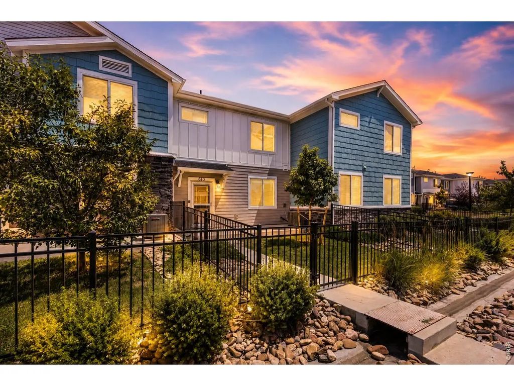 610 Stonebridge Dr, Longmont