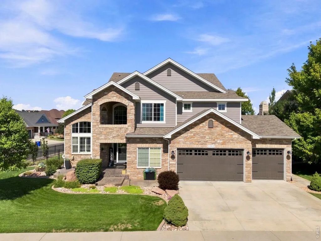 1992 Cataluna Dr, Windsor