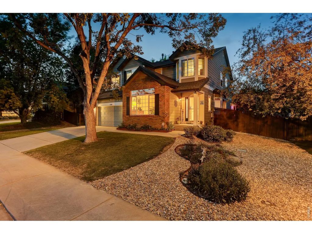 1516 Red Mountain Dr, Longmont