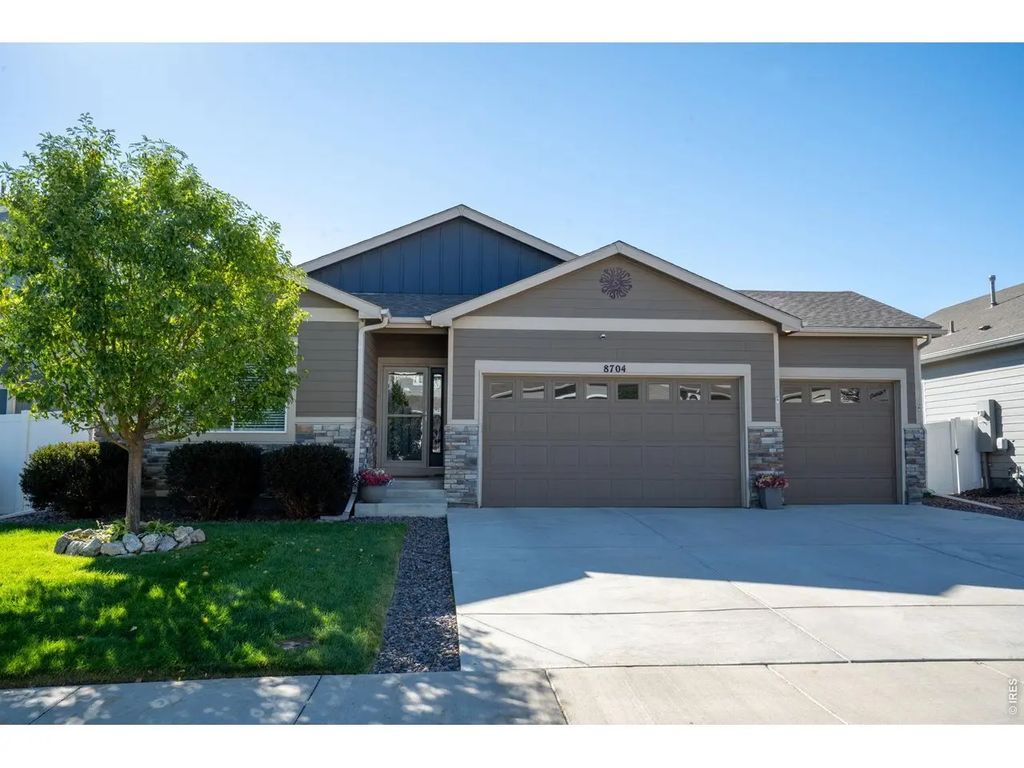 8704 15th St, Greeley