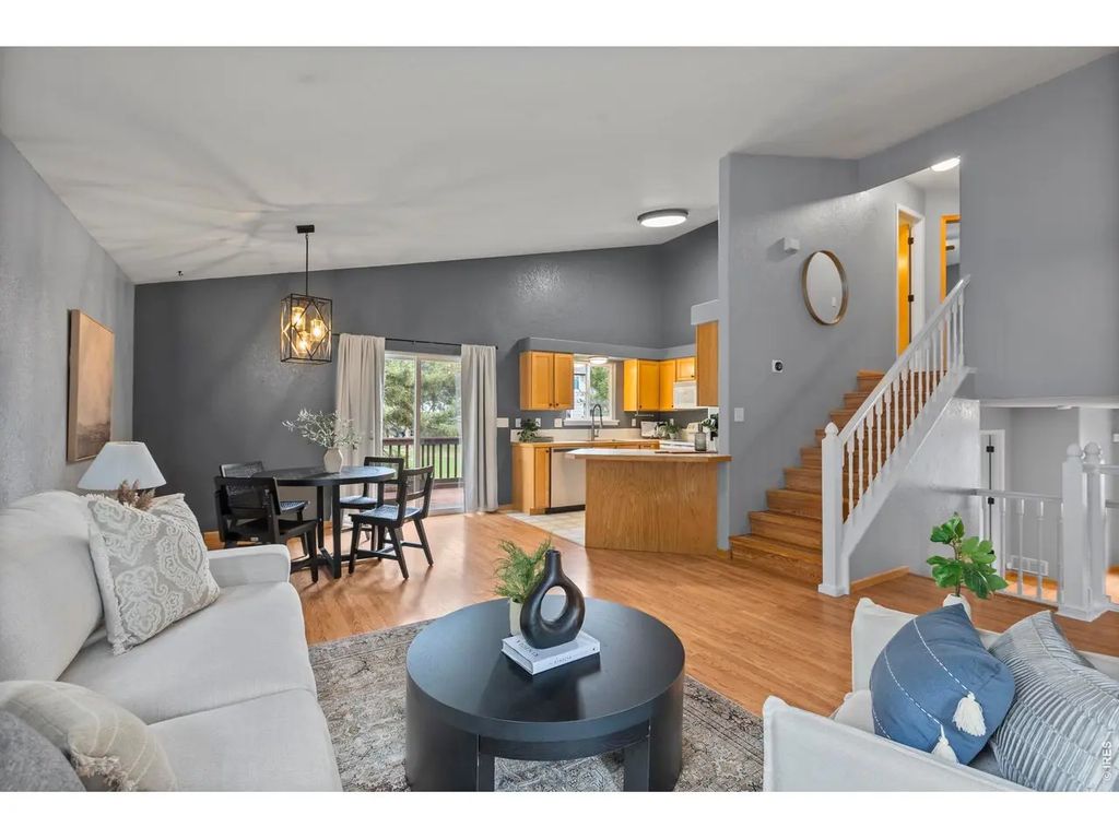 972 Winona Cir, Loveland