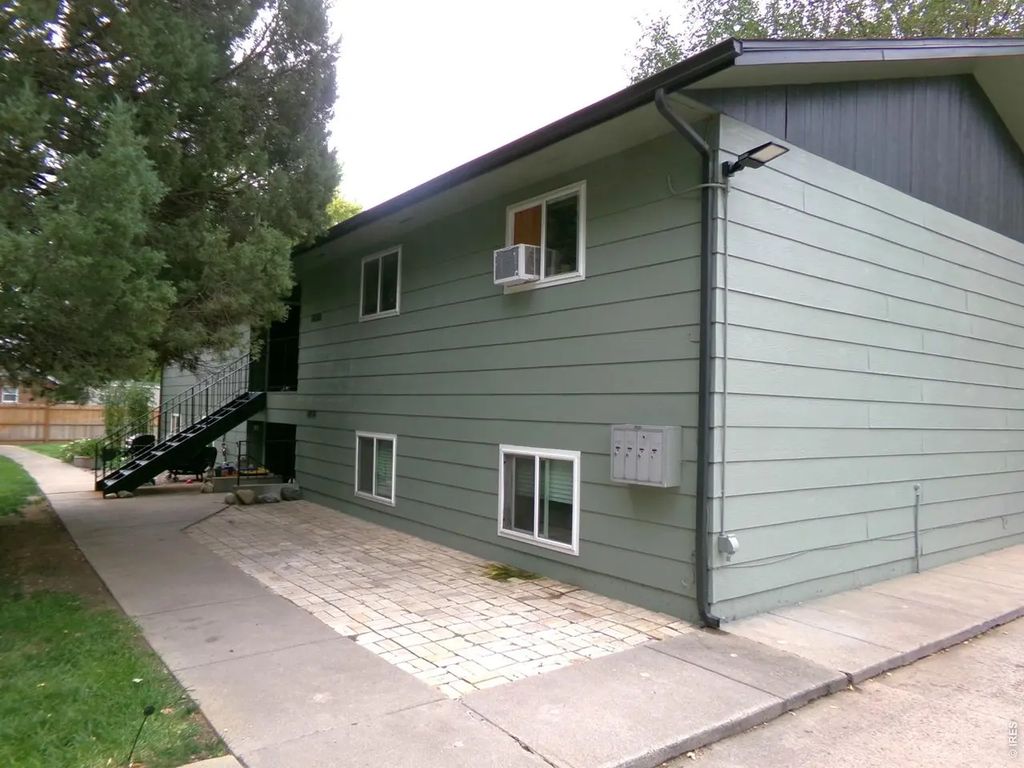 1052 E 5th St, Loveland