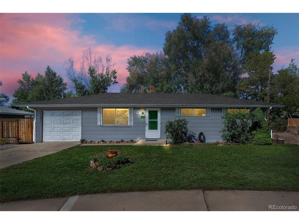 9 Elizabeth Ct, Longmont