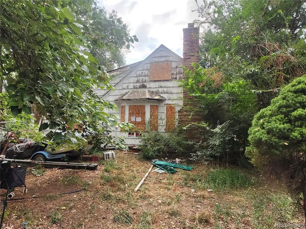 1051 Hover St, Longmont