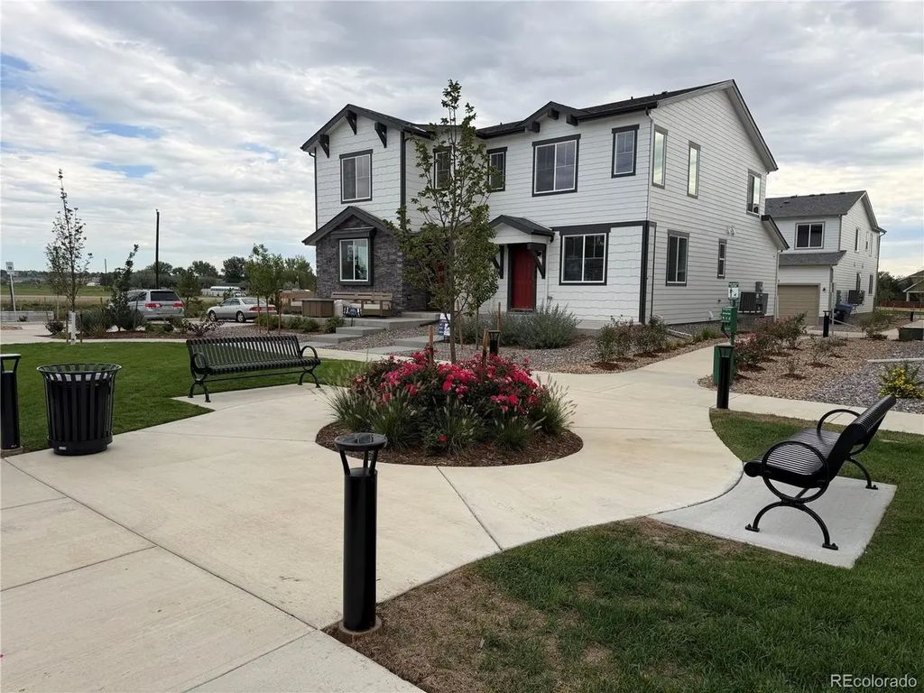 1480 Coral Pl, Longmont