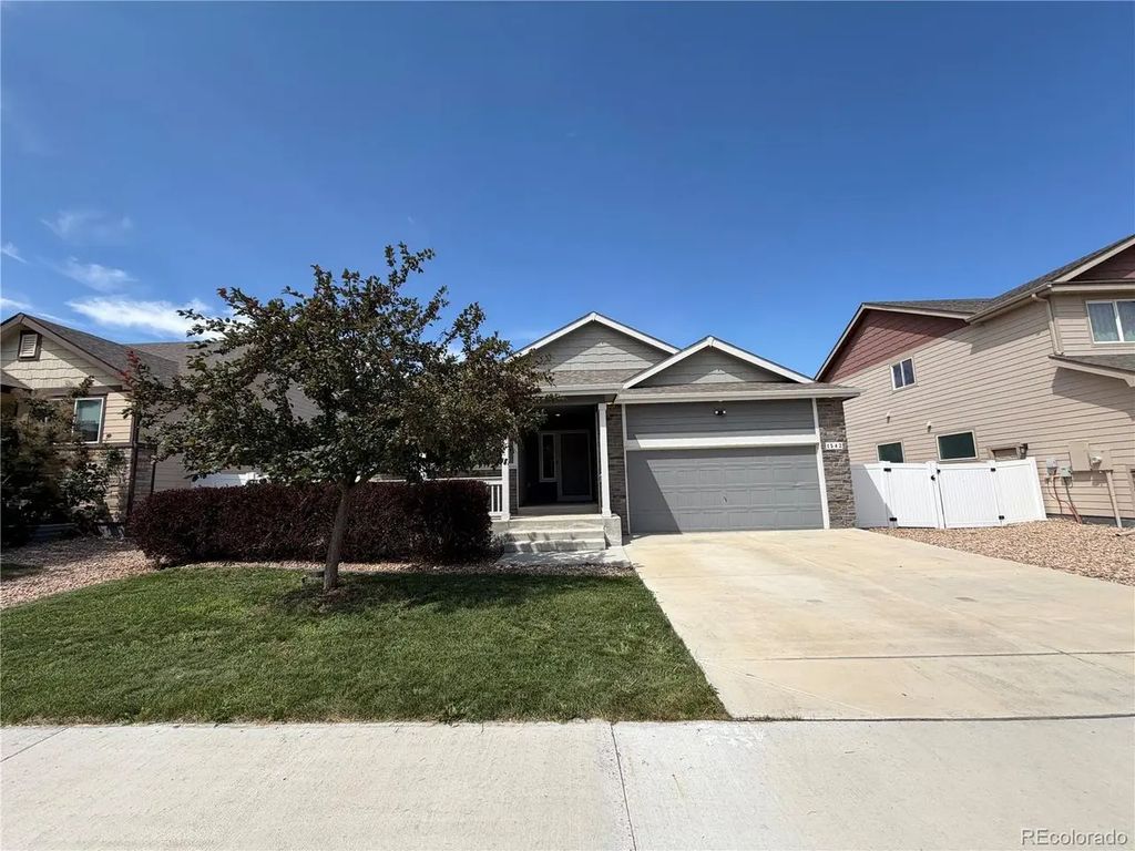 1542 Water Vista Ln, Windsor