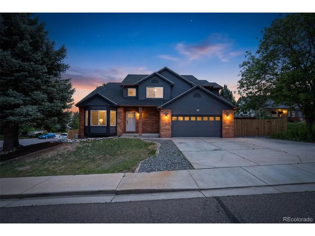 1464 Cherrywood Way, Longmont