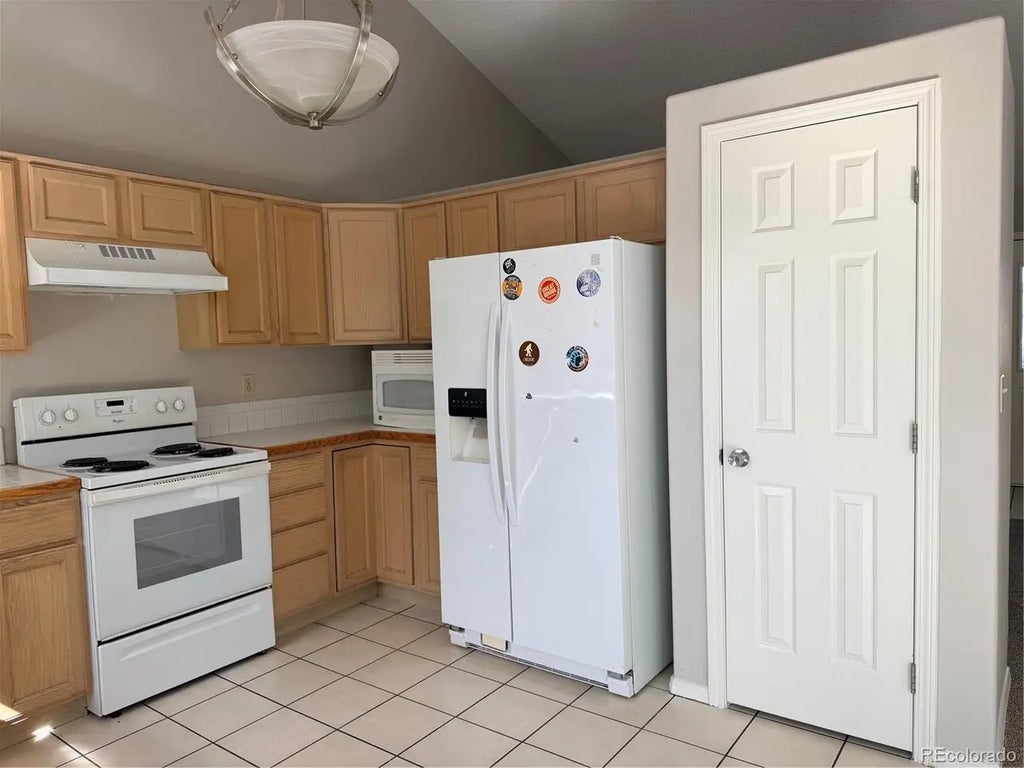 2465 Brenton Dr, Colorado Springs Property Listing: MLS® #3290212