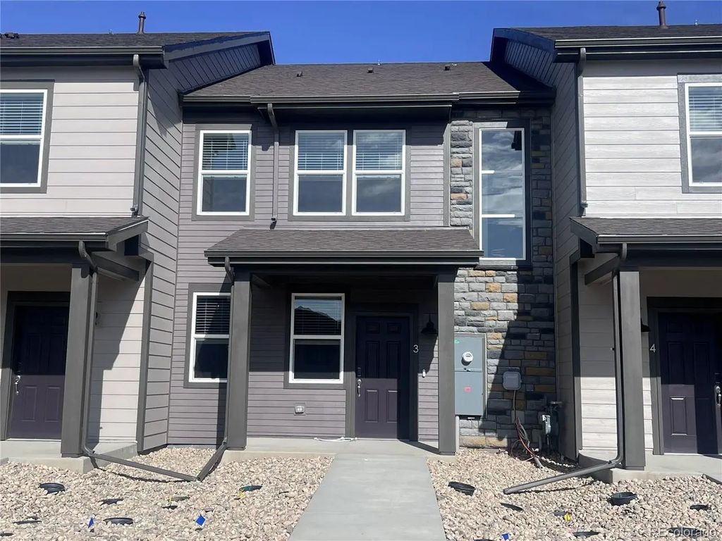 1596 Riverplace Dr 3, Windsor