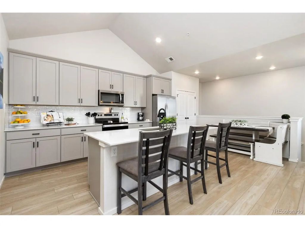1805 Bounty Dr 3, Windsor