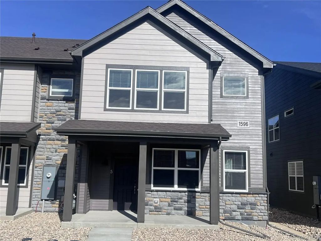 1596 Riverplace Dr 5, Windsor