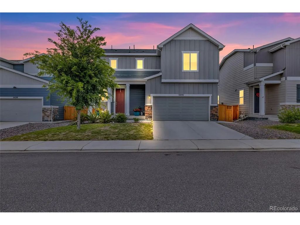 5433 Bauer Dr, Longmont