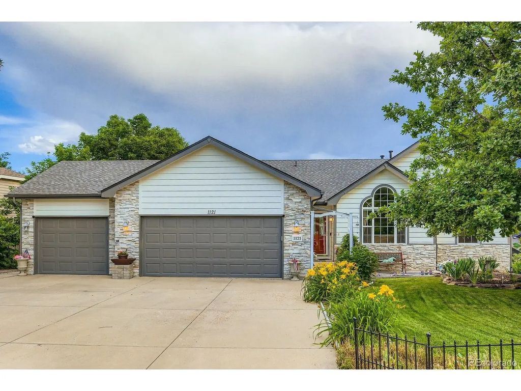 1121 Country Acres Ct, Johnstown