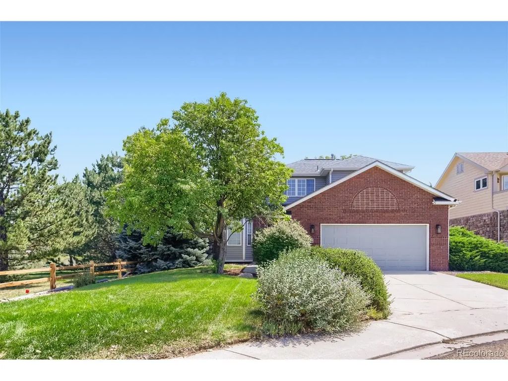 2054 Falcon Dr, Longmont
