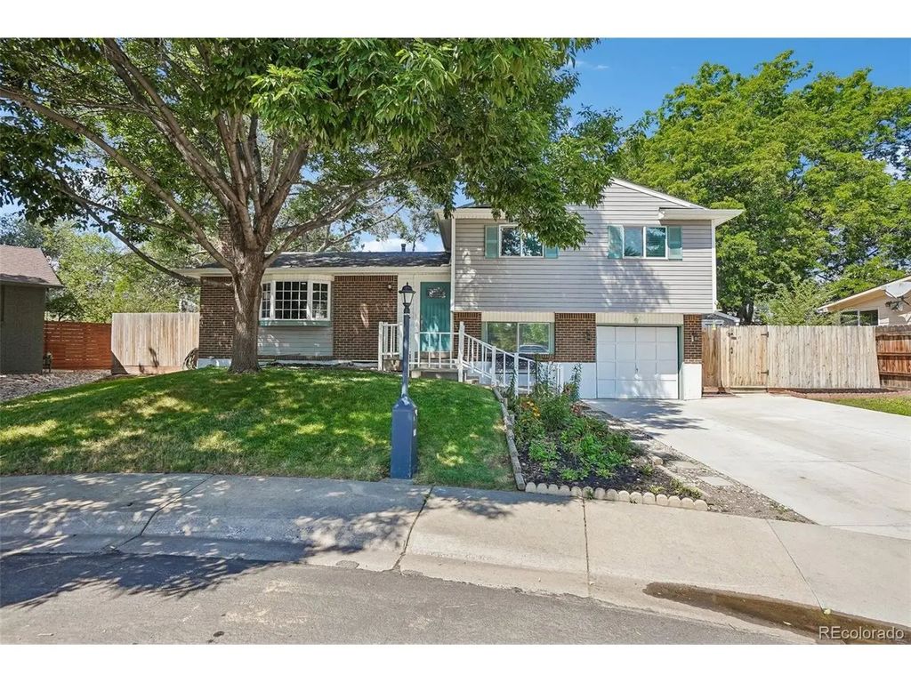 1635 Hartley Ct, Longmont