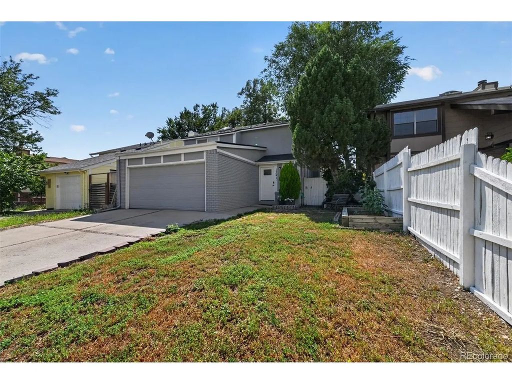 1341 Dogwood Ln, Longmont