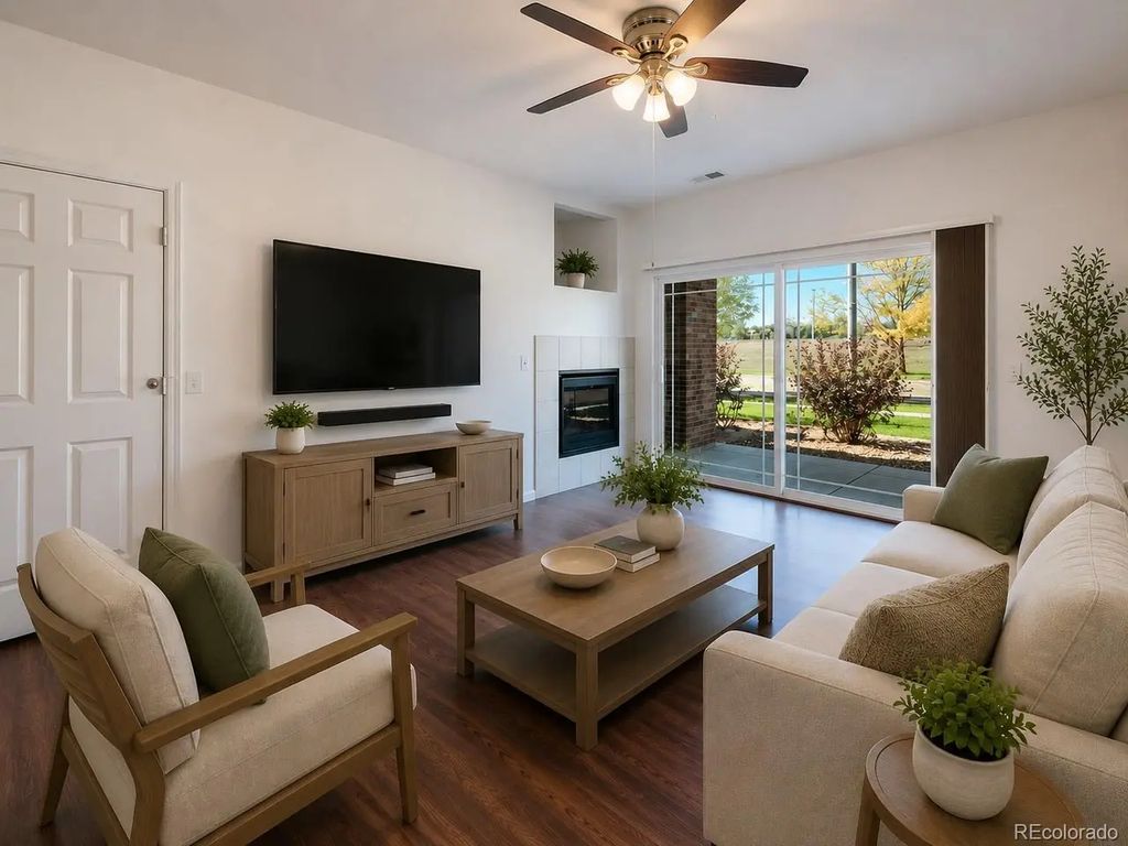 804 Summer Hawk Dr 8105, Longmont