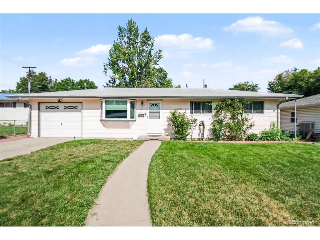 8 Elizabeth Ct, Longmont