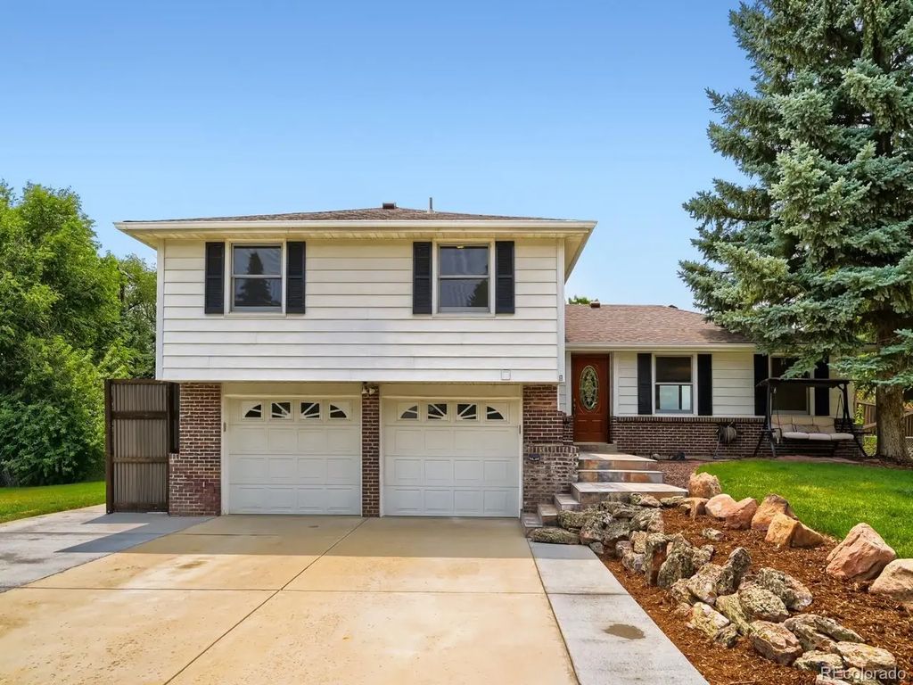 12875 Hillcrest Dr, Longmont