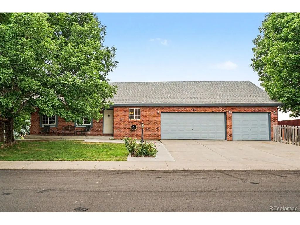390 E 48th St, Loveland