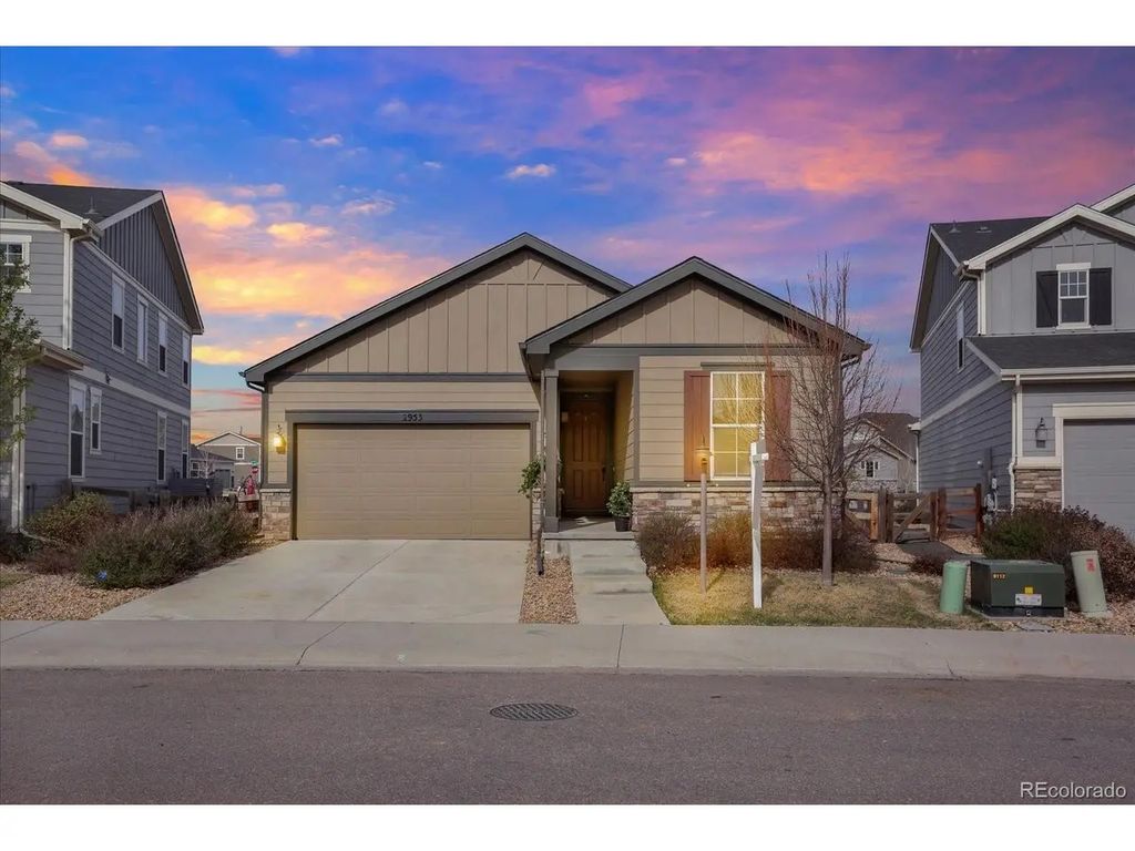 2953 Pawnee Creek Dr, Loveland