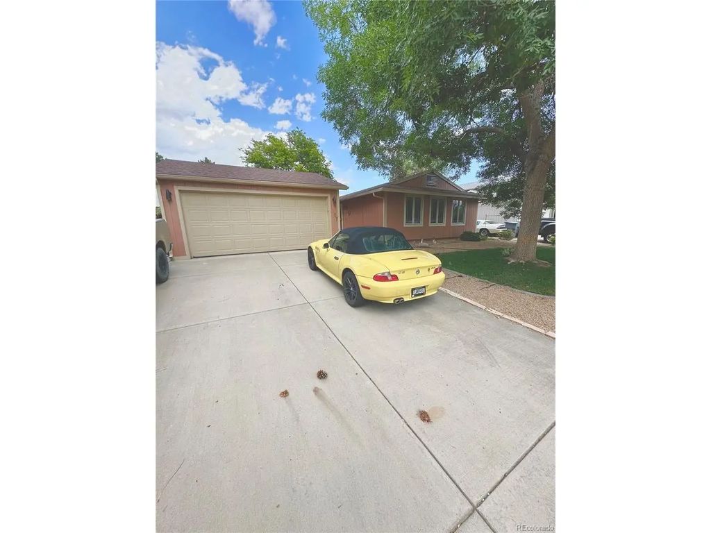 1057 Ponderosa Cir, Longmont